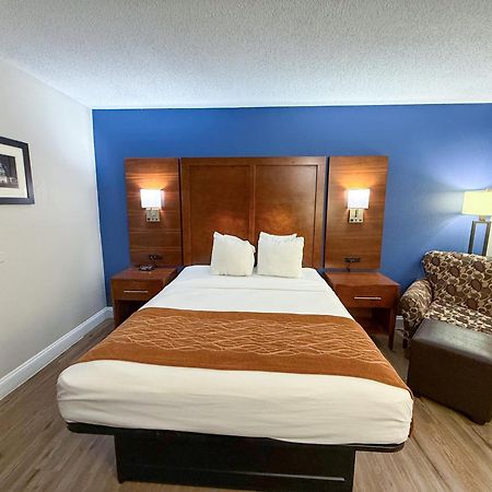 Comfort Inn & Suites St Louis-Hazelwood Εξωτερικό φωτογραφία