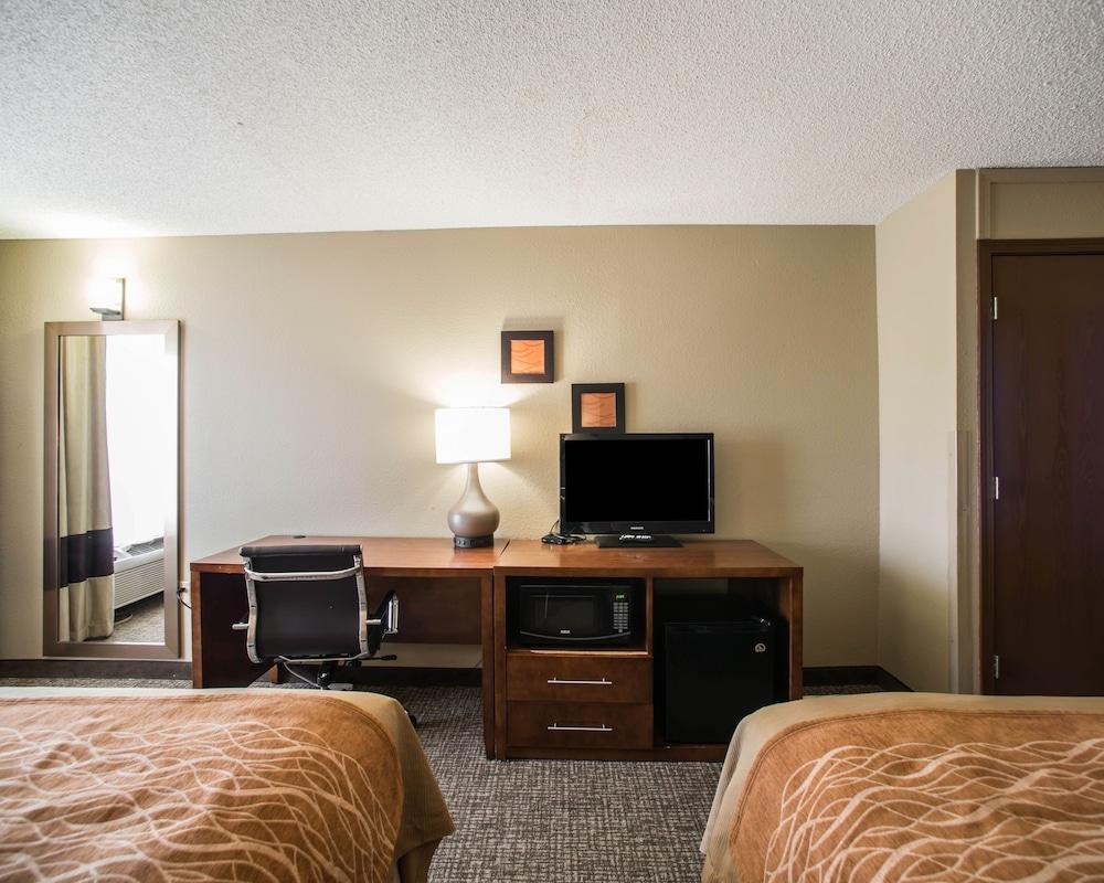 Comfort Inn & Suites St Louis-Hazelwood Εξωτερικό φωτογραφία
