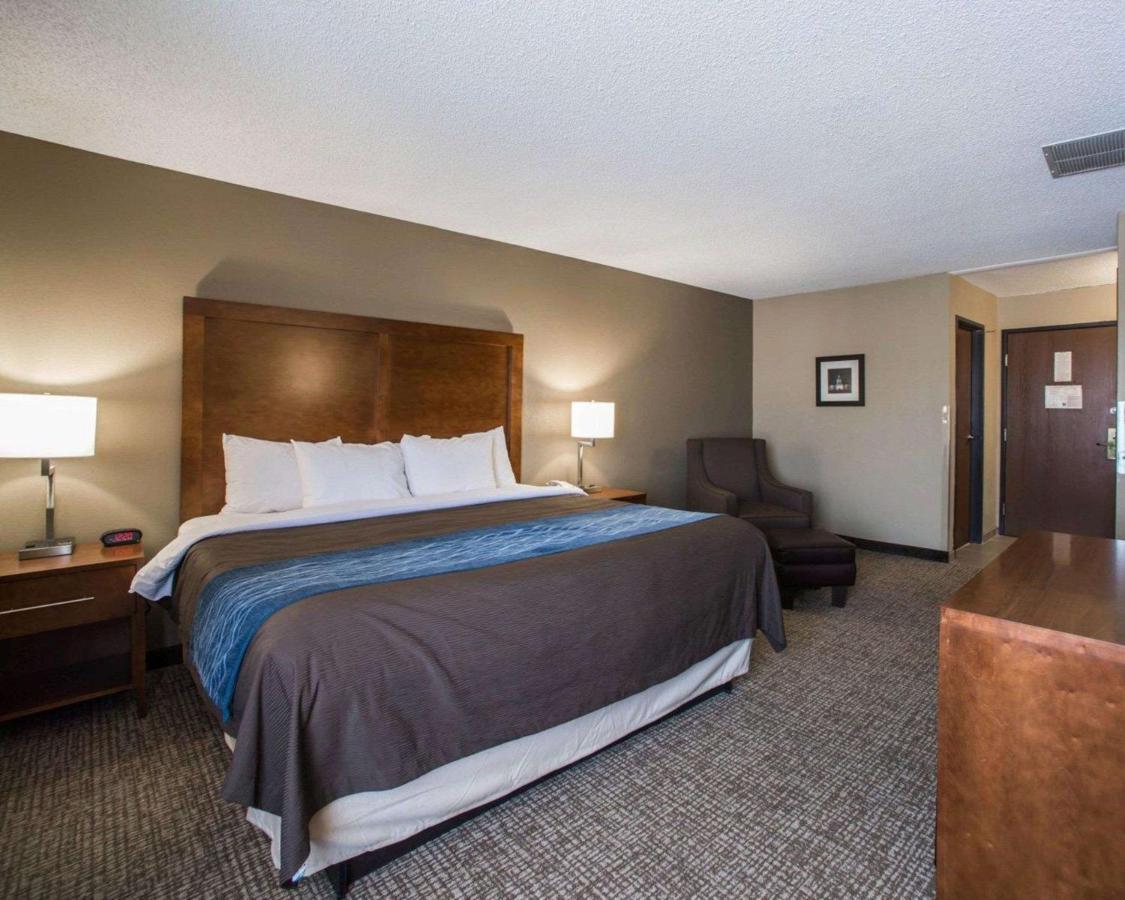 Comfort Inn & Suites St Louis-Hazelwood Εξωτερικό φωτογραφία