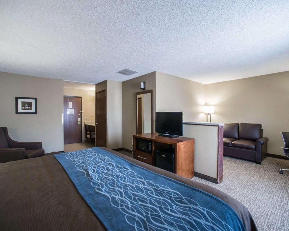 Comfort Inn & Suites St Louis-Hazelwood Εξωτερικό φωτογραφία