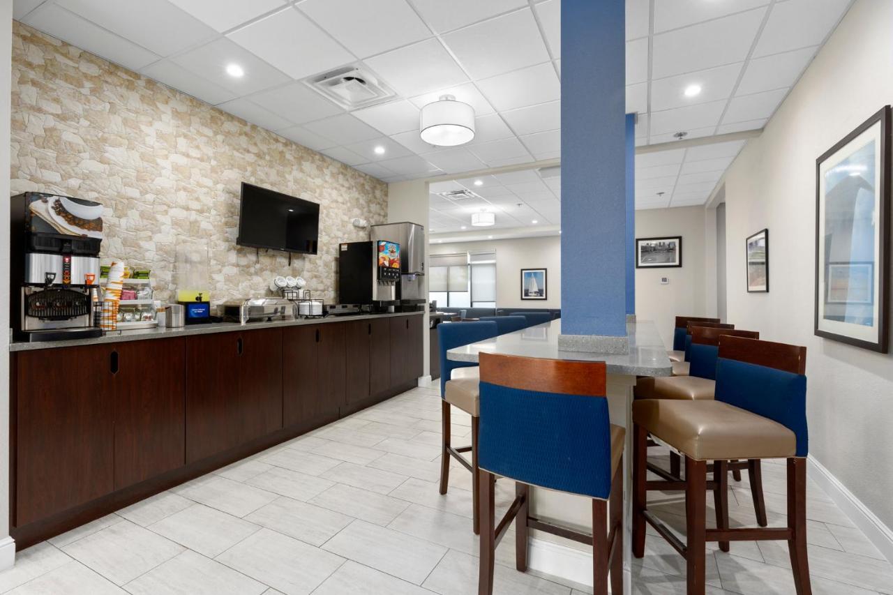 Comfort Inn & Suites St Louis-Hazelwood Εξωτερικό φωτογραφία