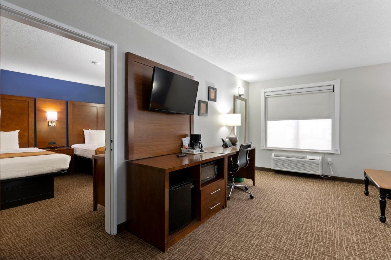 Comfort Inn & Suites St Louis-Hazelwood Εξωτερικό φωτογραφία