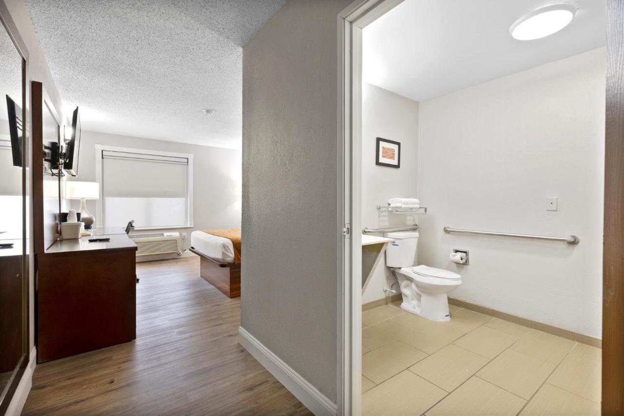 Comfort Inn & Suites St Louis-Hazelwood Εξωτερικό φωτογραφία