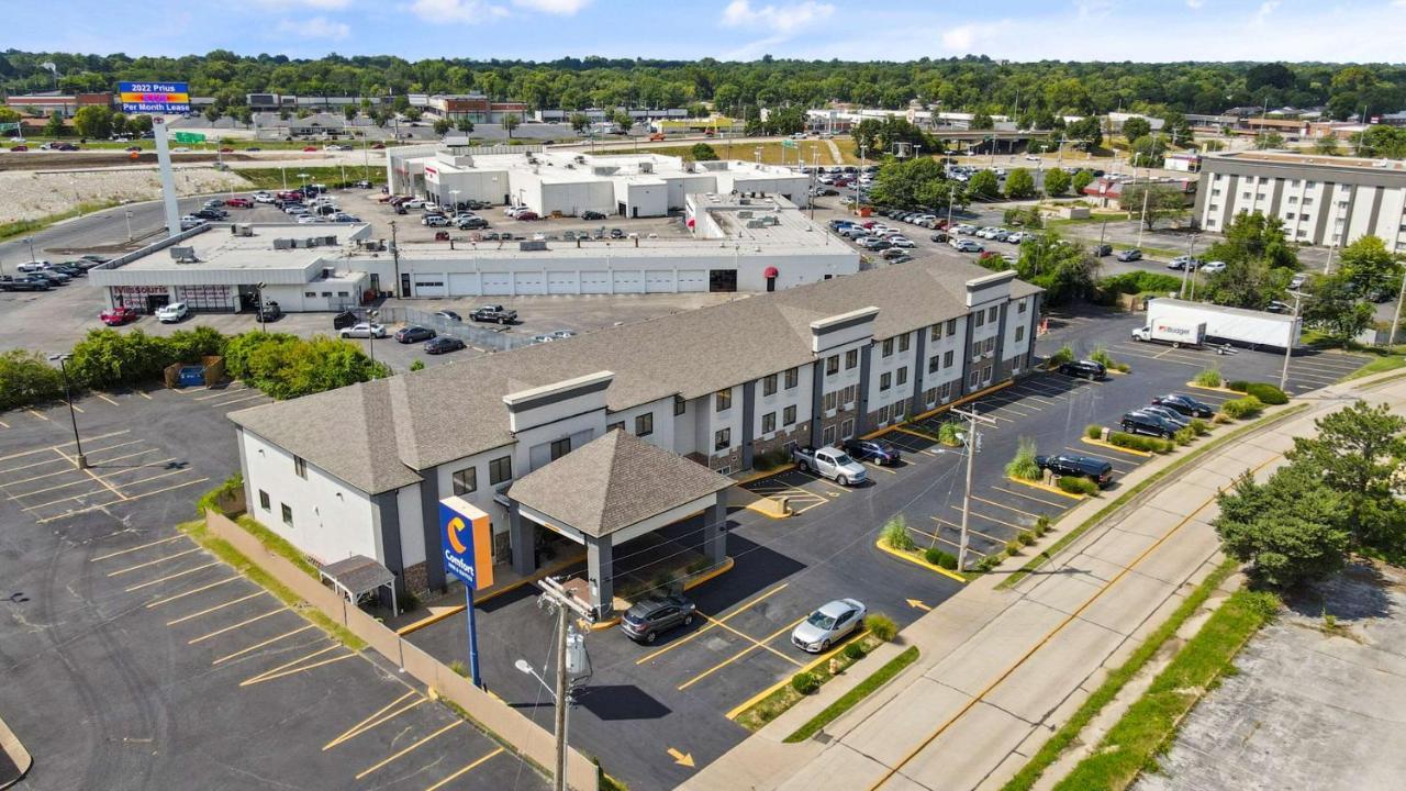 Comfort Inn & Suites St Louis-Hazelwood Εξωτερικό φωτογραφία