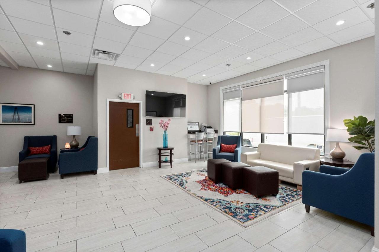 Comfort Inn & Suites St Louis-Hazelwood Εξωτερικό φωτογραφία