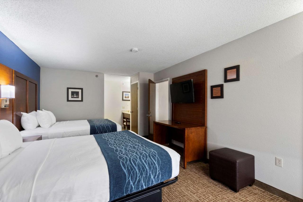 Comfort Inn & Suites St Louis-Hazelwood Εξωτερικό φωτογραφία
