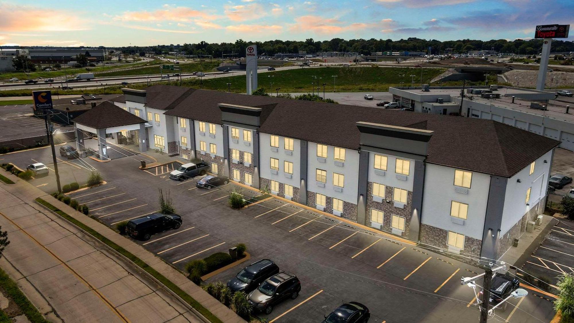 Comfort Inn & Suites St Louis-Hazelwood Εξωτερικό φωτογραφία