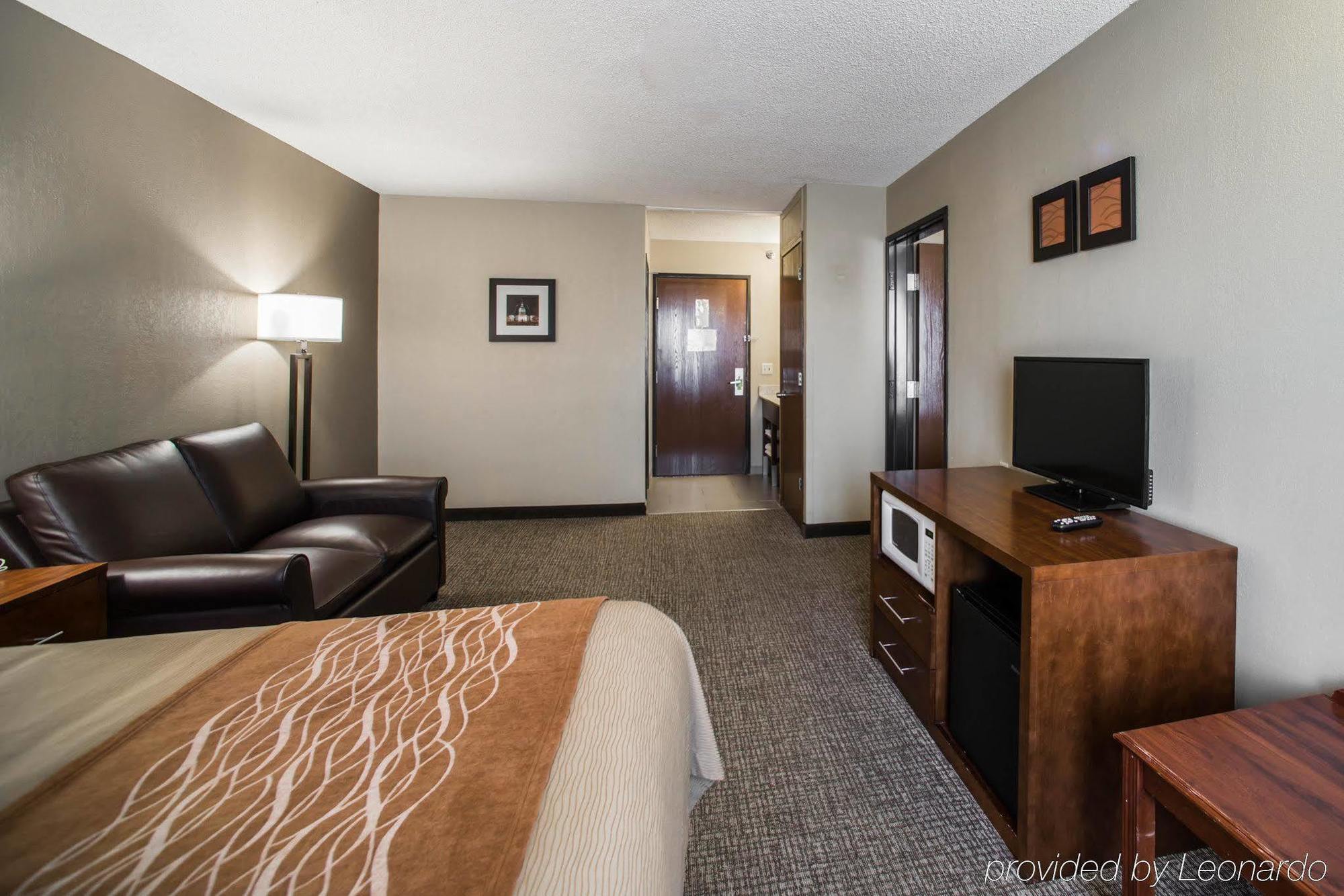 Comfort Inn & Suites St Louis-Hazelwood Εξωτερικό φωτογραφία
