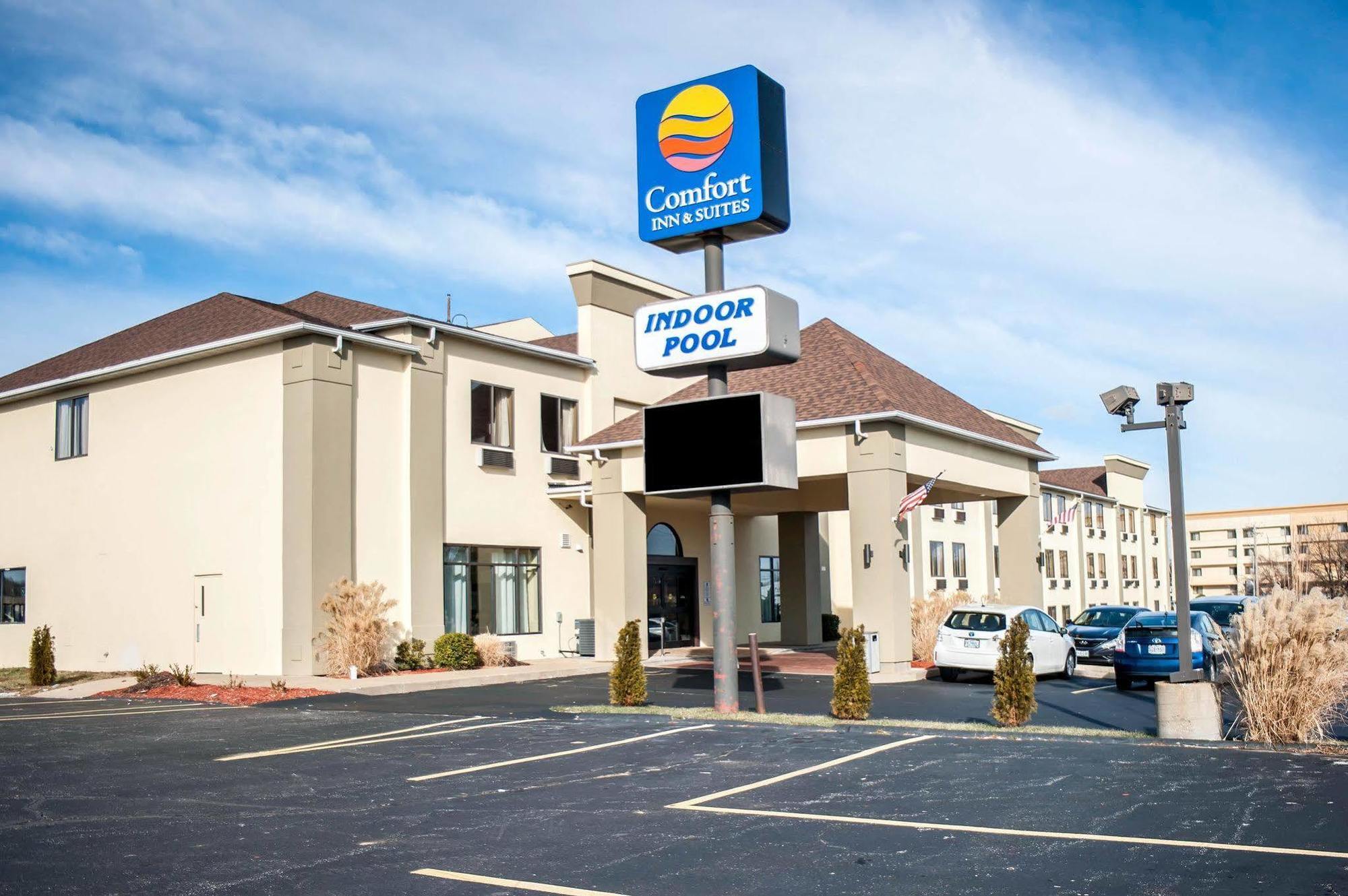 Comfort Inn & Suites St Louis-Hazelwood Εξωτερικό φωτογραφία
