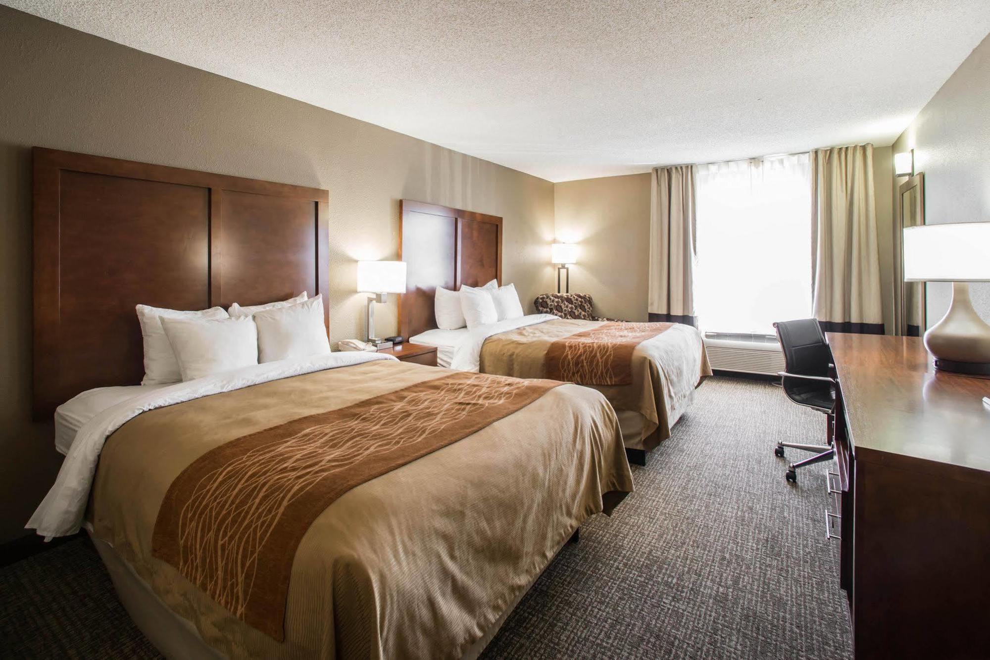 Comfort Inn & Suites St Louis-Hazelwood Εξωτερικό φωτογραφία